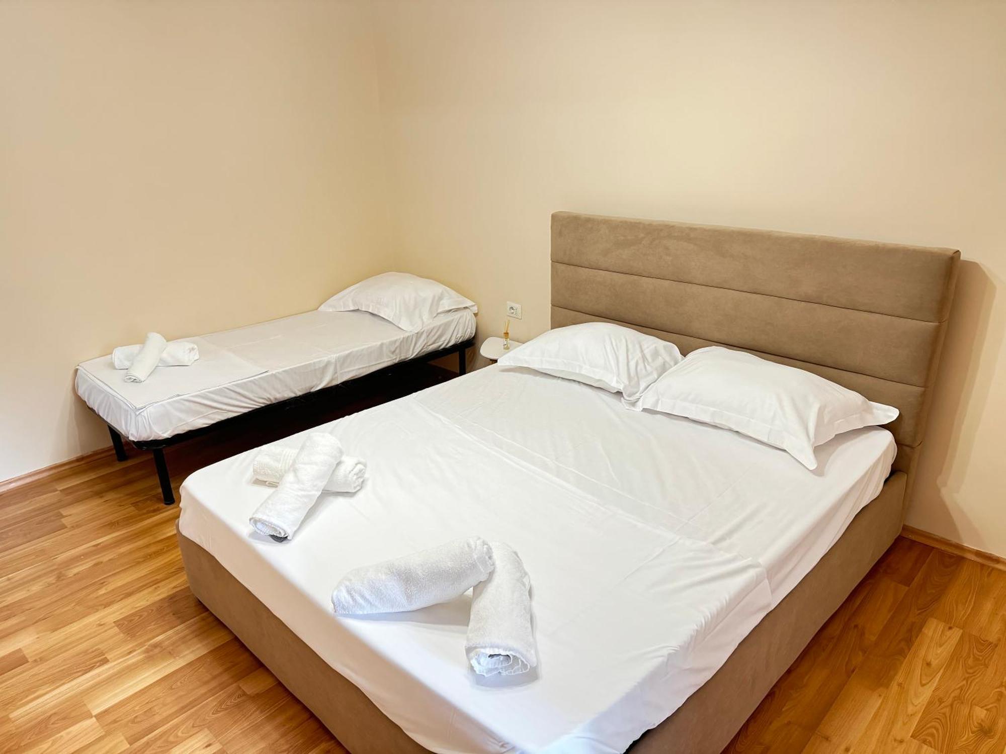 Skanderbeg Square Apartment 02 Тирана Экстерьер фото