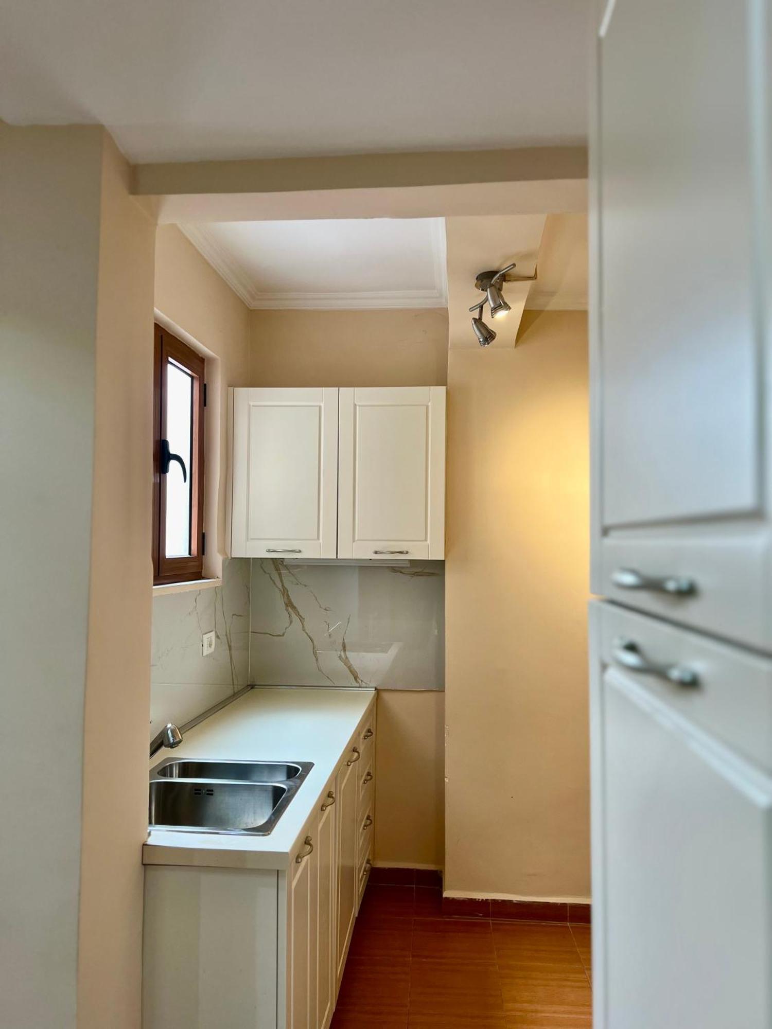 Skanderbeg Square Apartment 02 Тирана Экстерьер фото